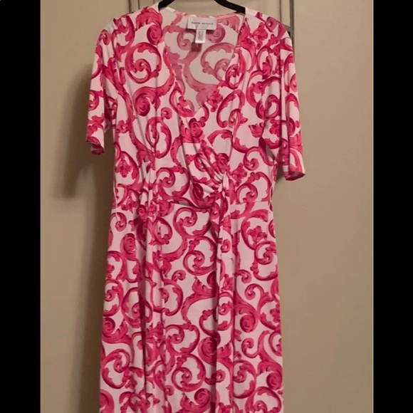 Dress - Picture 1 of 3